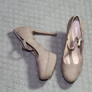 Gianni Bini Size 8 Taupe Platform Stiletto 5" Heels